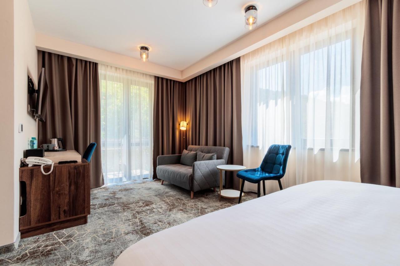 River Hotel & Spa Călimăneşti Exteriér fotografie