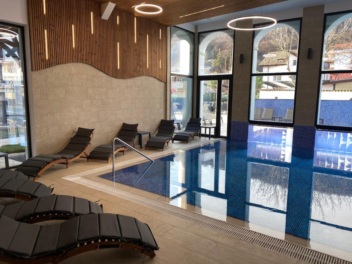 River Hotel & Spa Călimăneşti Exteriér fotografie