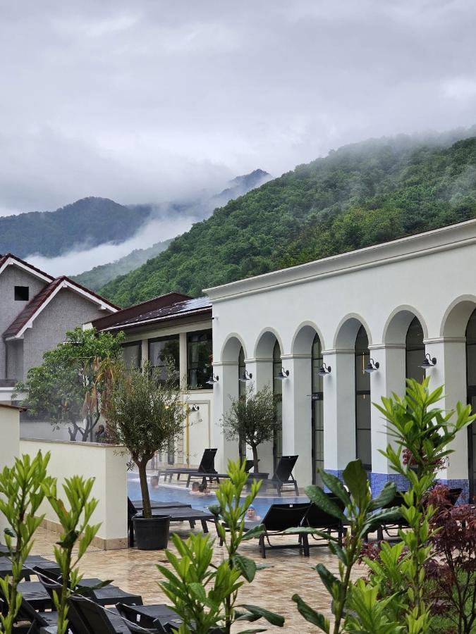 River Hotel & Spa Călimăneşti Exteriér fotografie